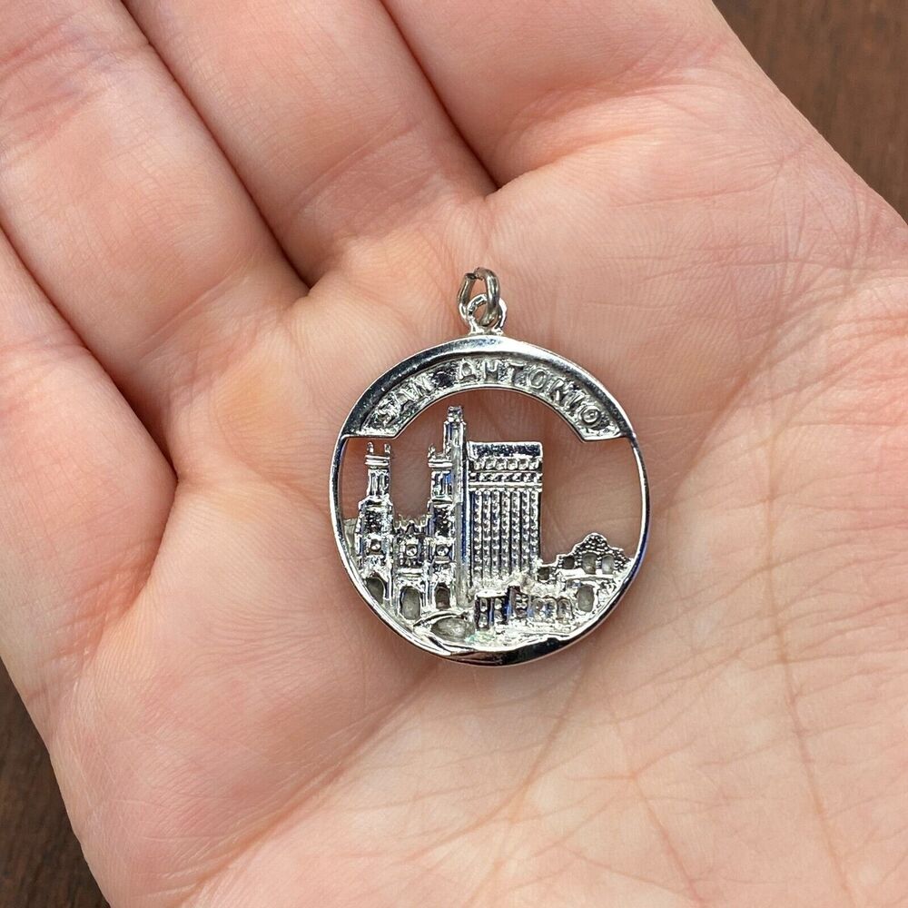 Vintage Wells 925 Sterling Silver "San Antonio" Skyline Pendant Bracelet Charm